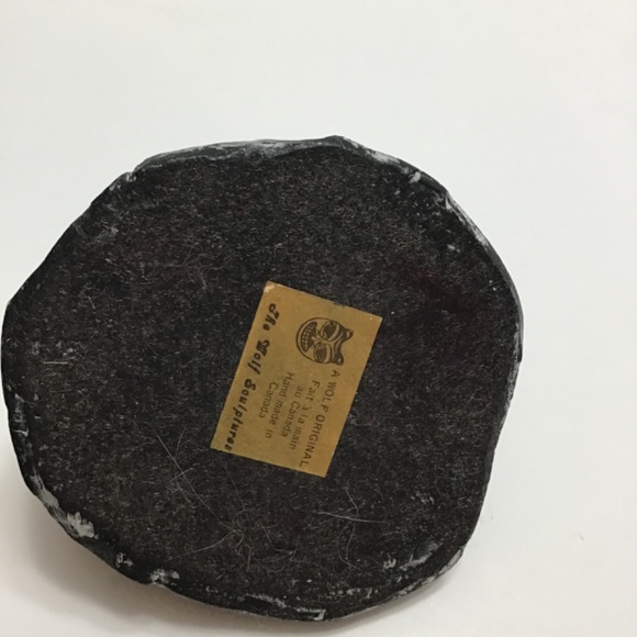 Vtg Inuit Igloo A Wolf Original Black Soapstone Sculpture Made in Canada - Picture 6 of 6